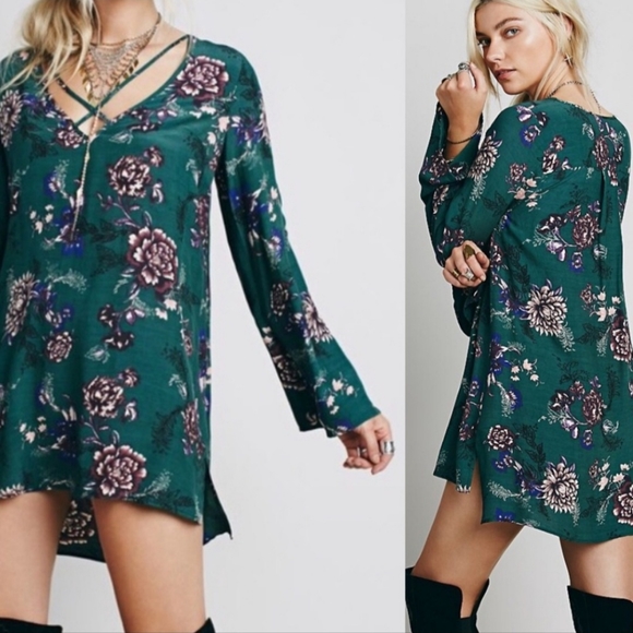 Free People Tops - FREE PEOPLE Heart Beat Floral Tunic Top